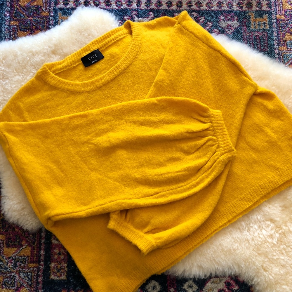 Vici crop sweater